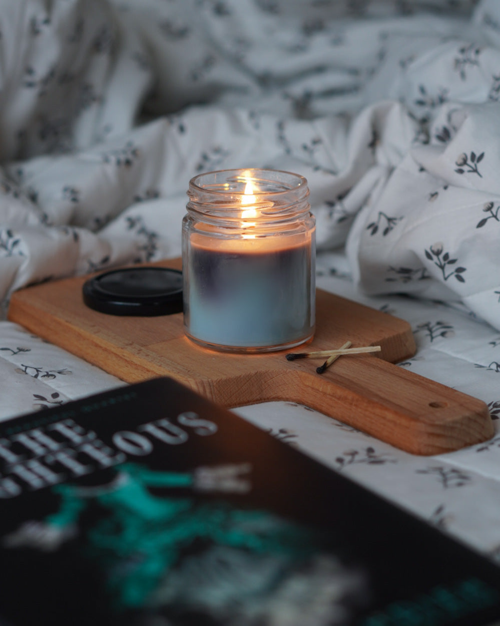Currently Reading | Soy Candle