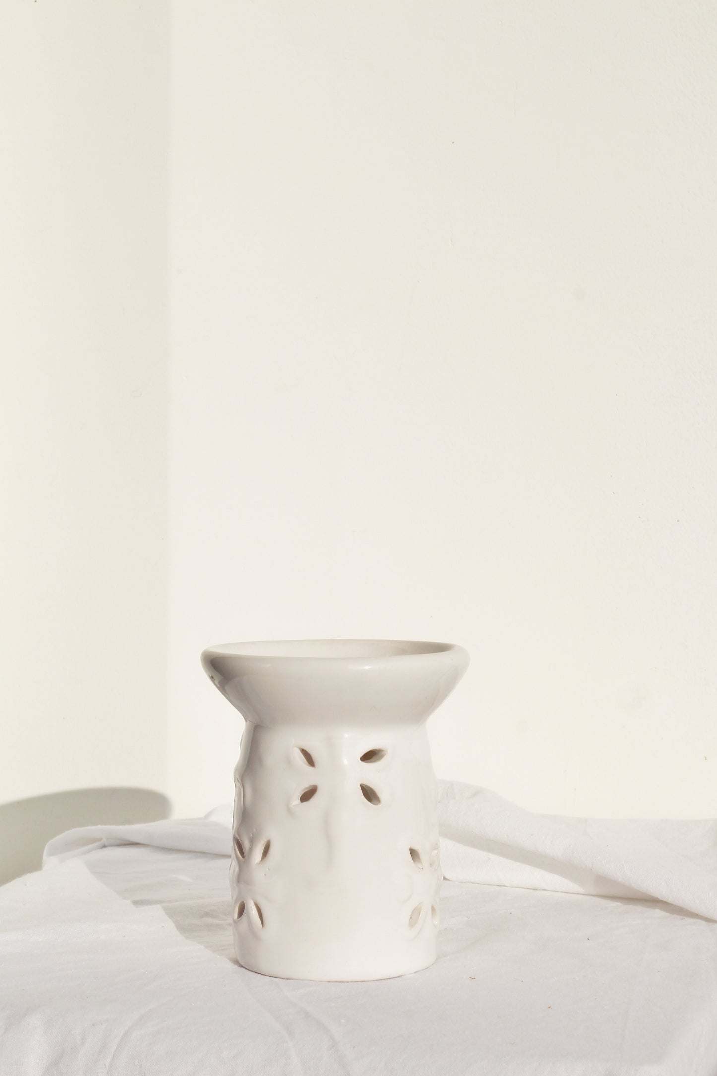 White Ceramic Wax / E. O Diffuser