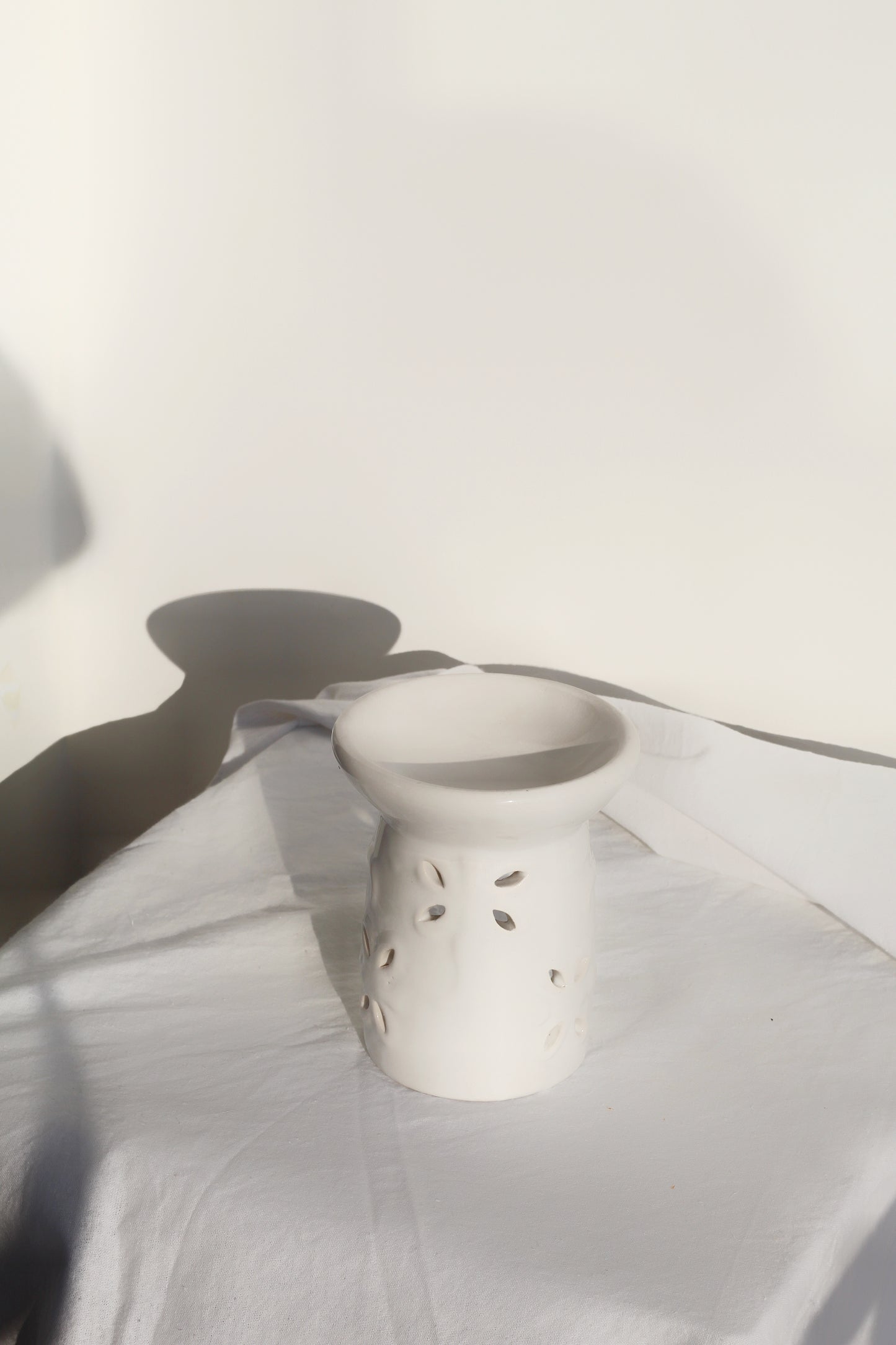 White Ceramic Wax / E. O Diffuser