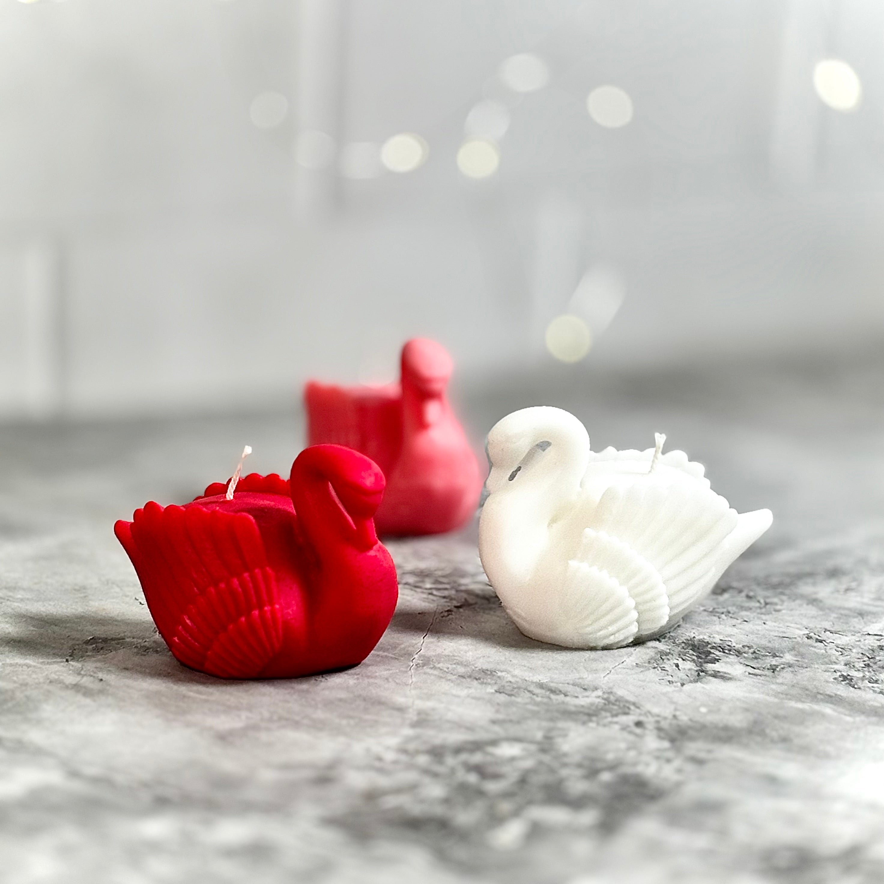 Pack of 3 Swan Shaped Candles – Scented & Unscented Options (80 g each)