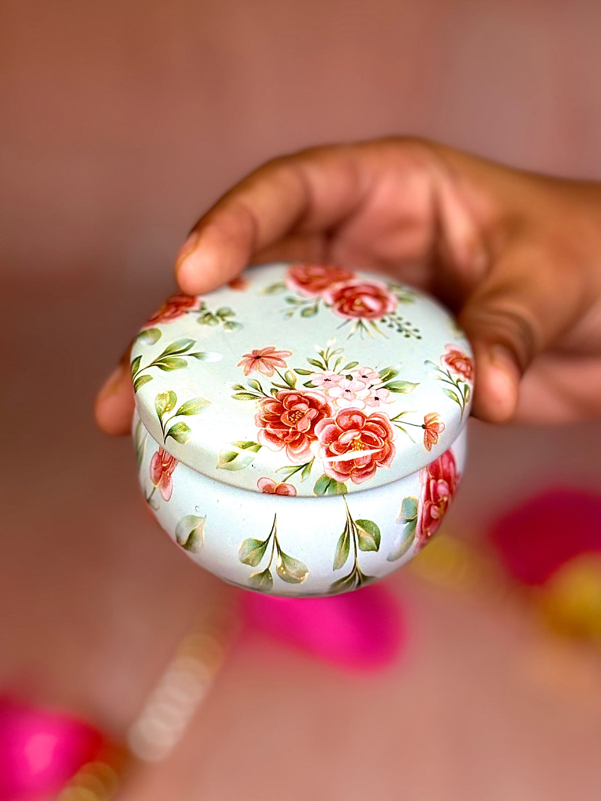 Floral Tin Soy Candle – Labdanum & Patchouli