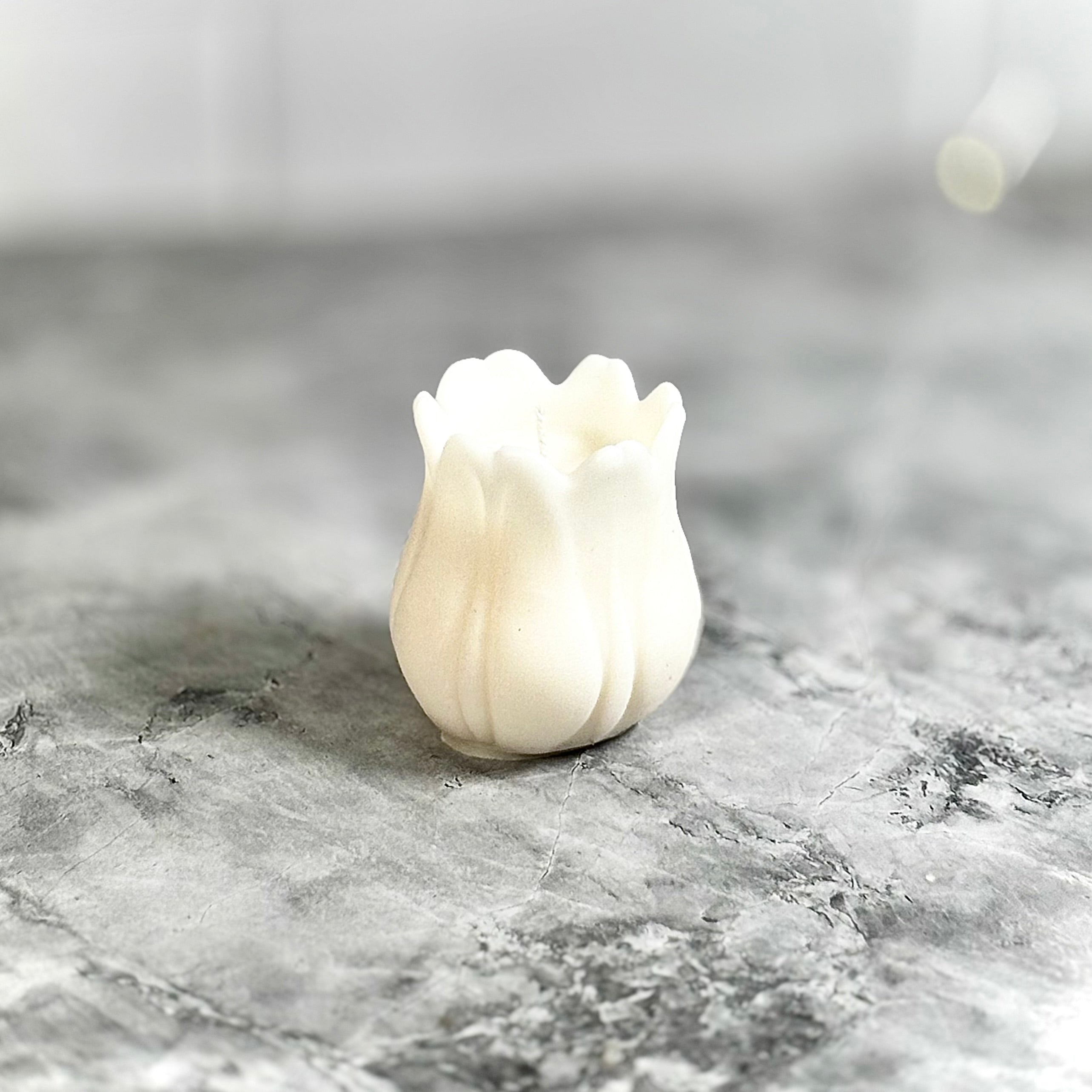 Tulip Shape Soy Scented Candle – Vanilla Fragrance