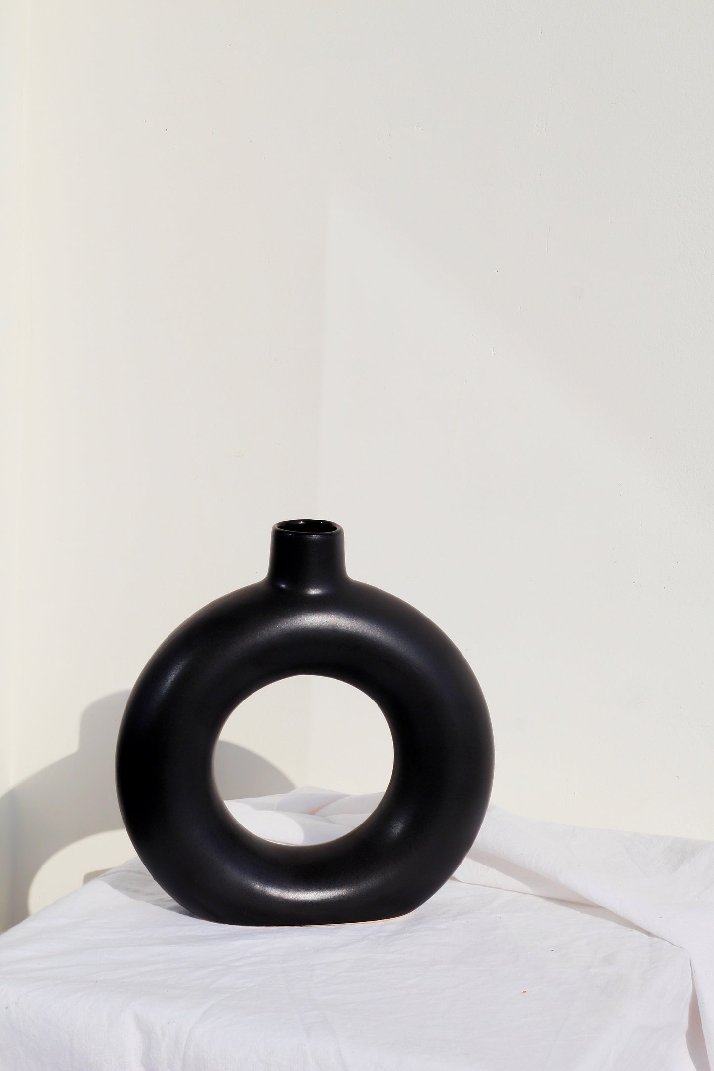 Black Ceramic Minimalist Donut Vase