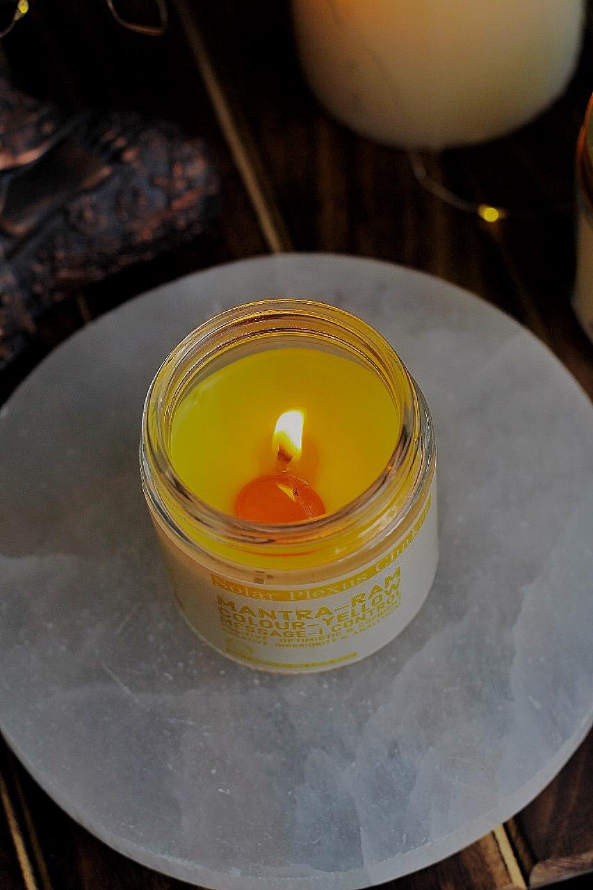 Solar Plexus Chakra Scented Candle with Crystal Tumble - Soy Wax - 100 g